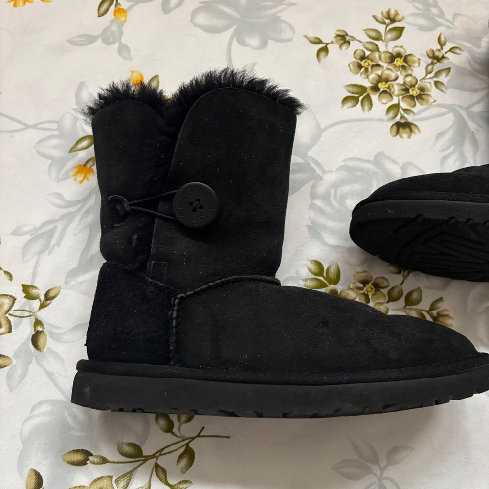 UGG Size 7 Black Bailey Button Boots - Picture 5 of 15